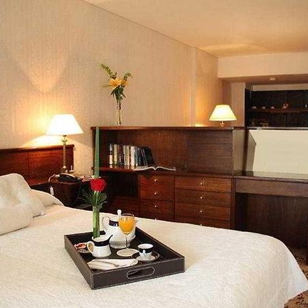 Feir'S Park Hotel & Rooftop Μπουένος Άιρες Εξωτερικό φωτογραφία A room at the hotel