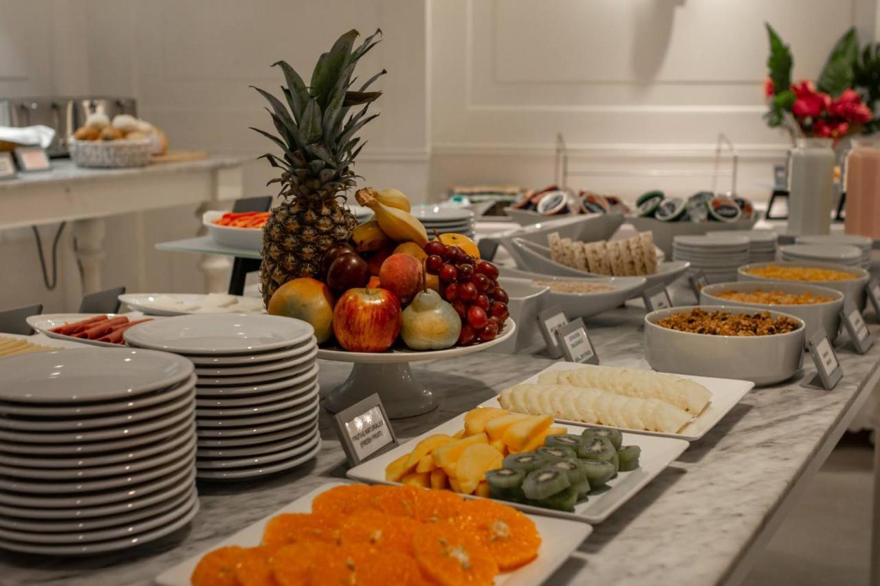 Feir'S Park Hotel & Rooftop Μπουένος Άιρες Εξωτερικό φωτογραφία A buffet at a hotel