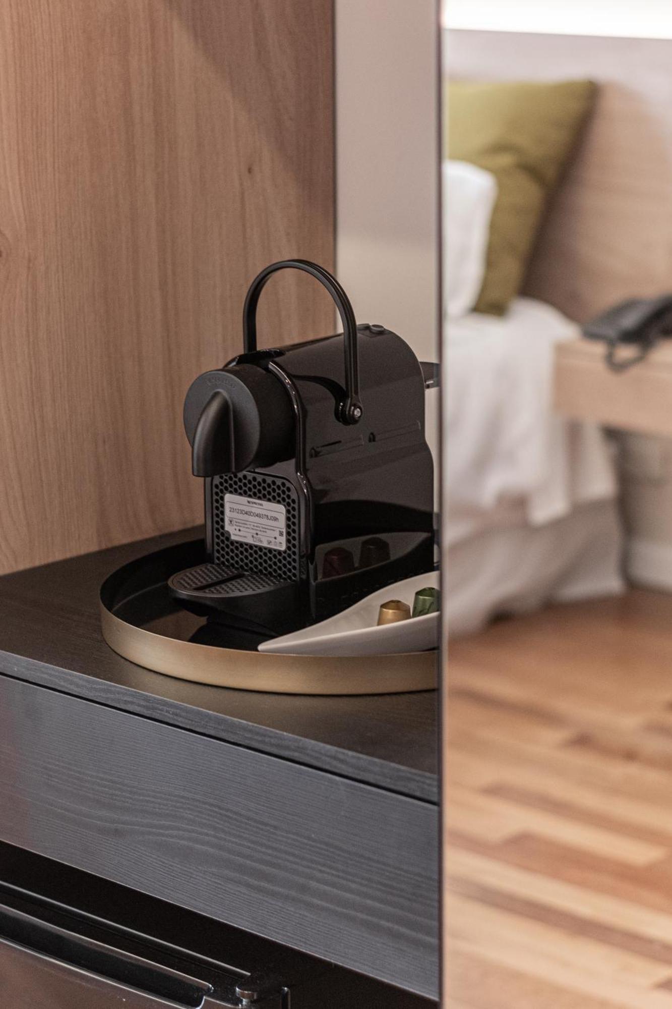Feir'S Park Hotel & Rooftop Μπουένος Άιρες Εξωτερικό φωτογραφία A Nespresso Inissia coffee machine